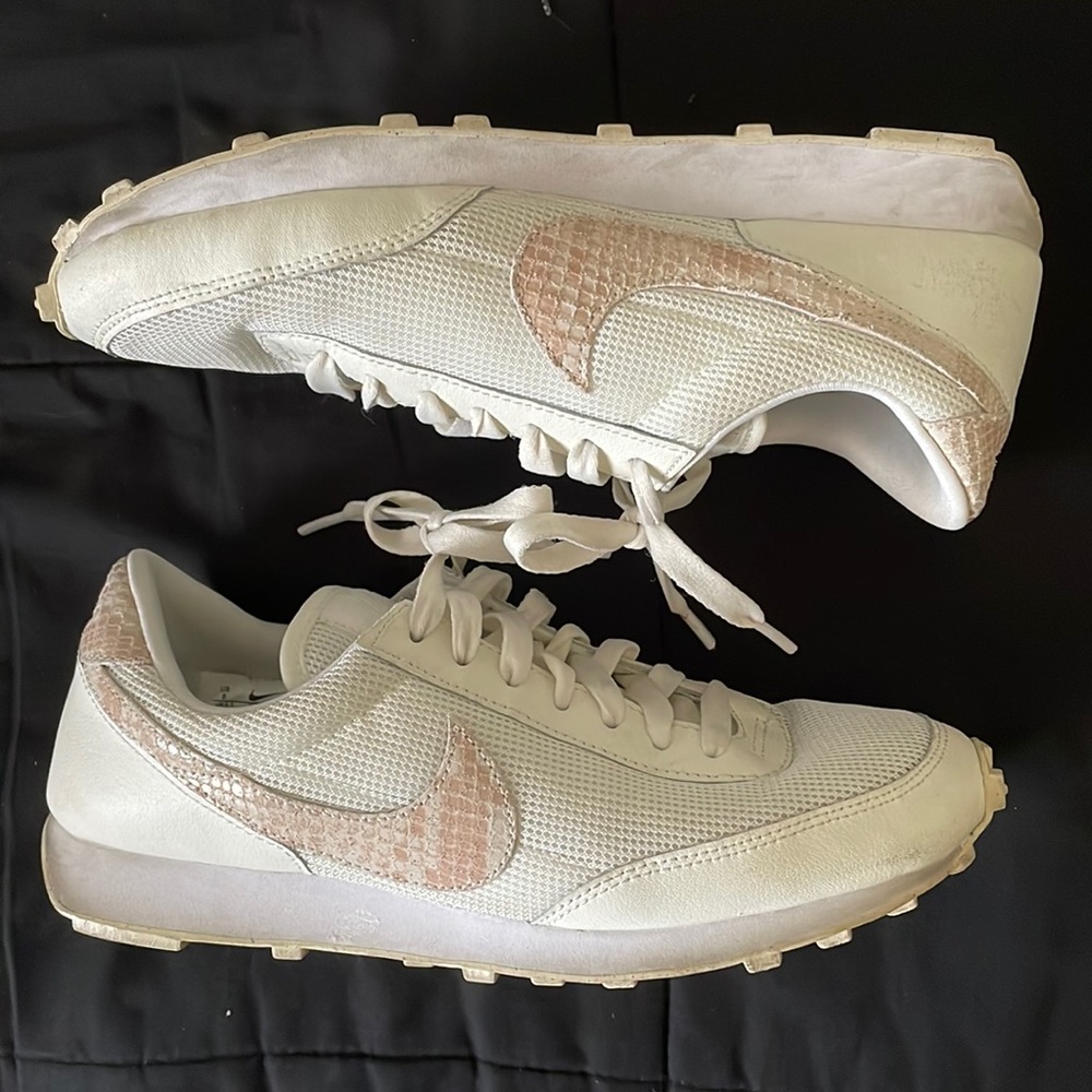 Nike Daybreaks womens